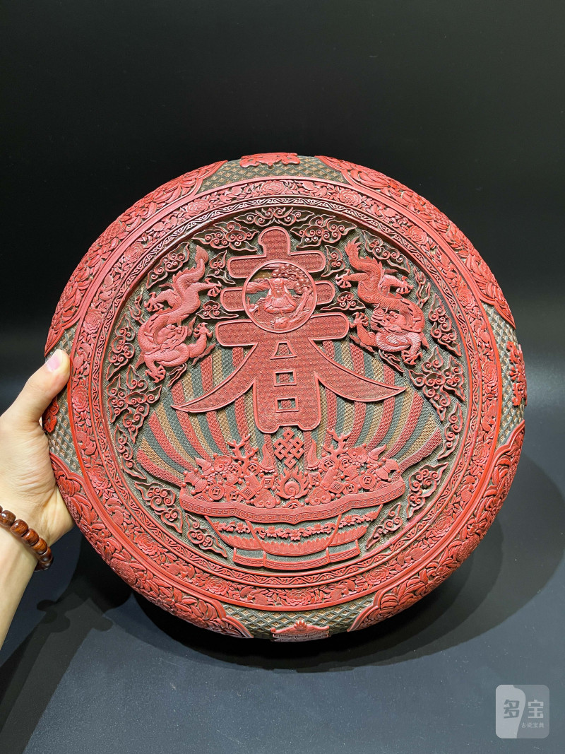 清乾隆 剔彩云龙纹春寿宝盒 - 图4